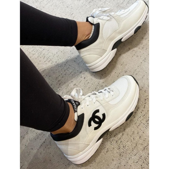 Chanel REV White Black CC Logo Leather Lace Up Flat Runner Trainer Sneaker 39.5 - Picture 12 of 12